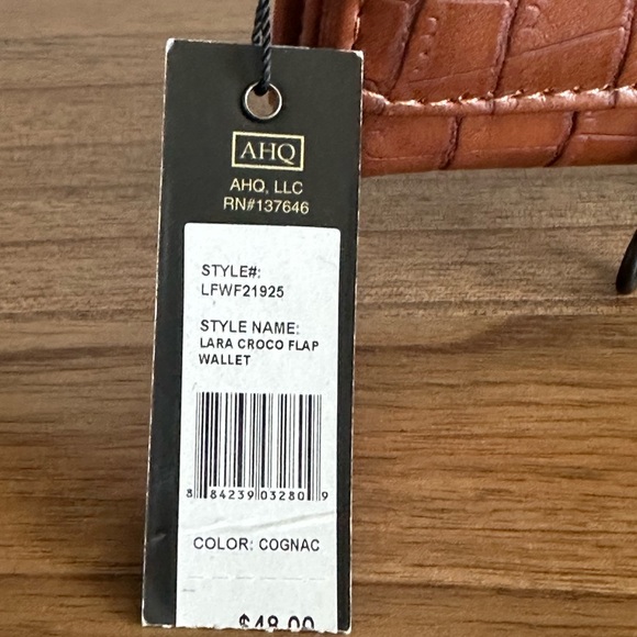 NWT - London Fog Cognac Crocodile Embossed Leather Wallet - Picture 10 of 12